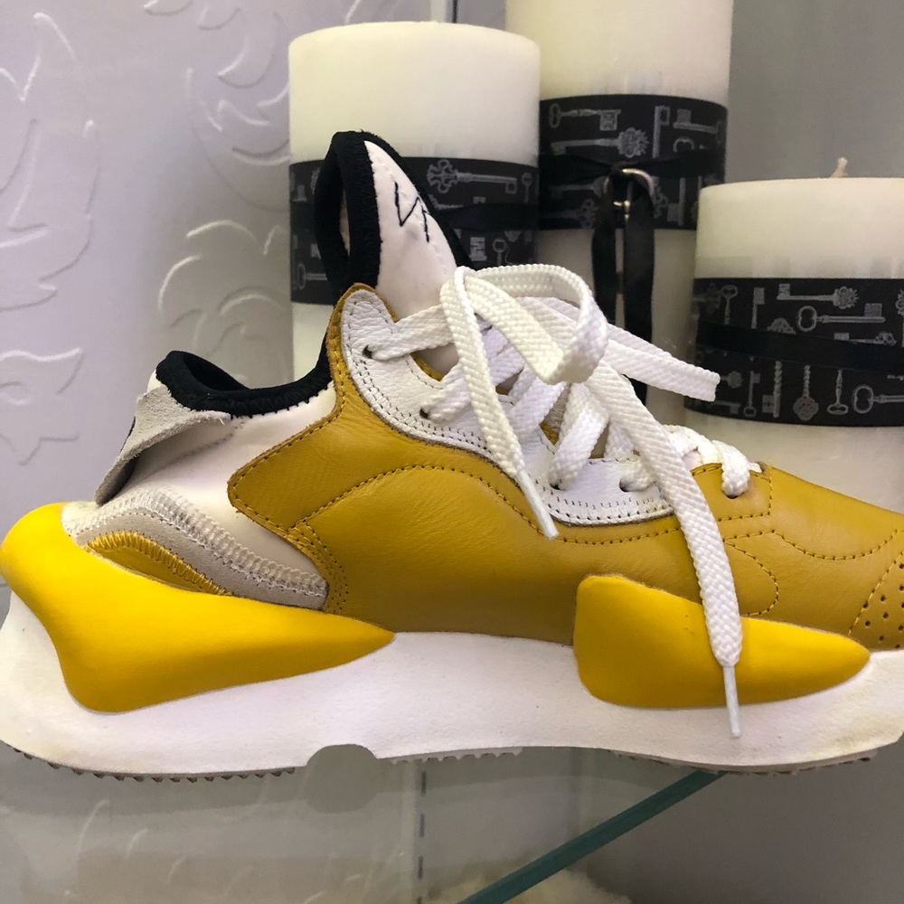 Y3
